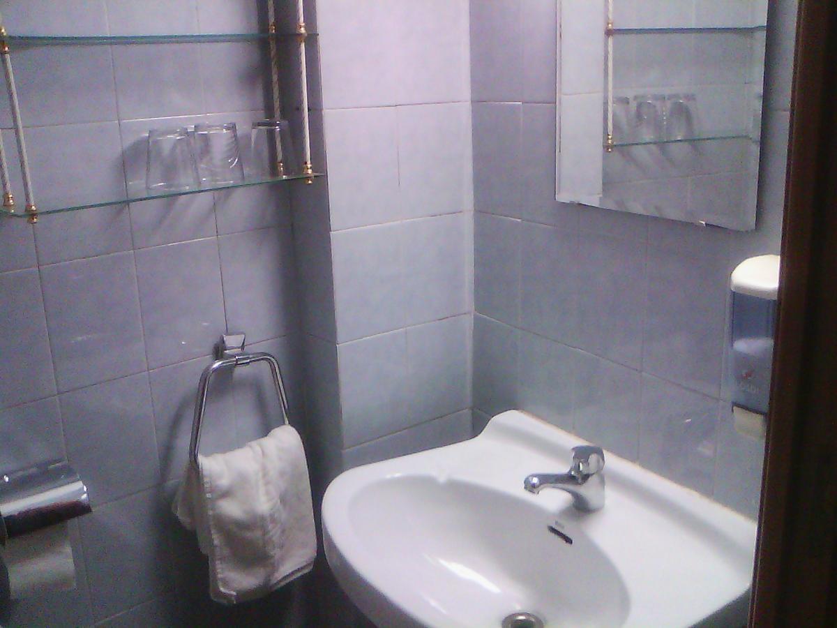 Double or Twin Room Private Bathroom,12407292:JPEG